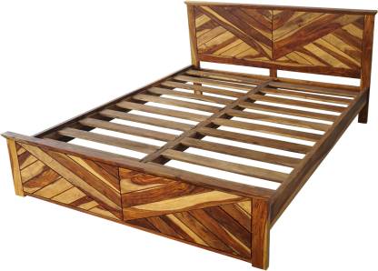 Queen bed made of solid sheesham wood